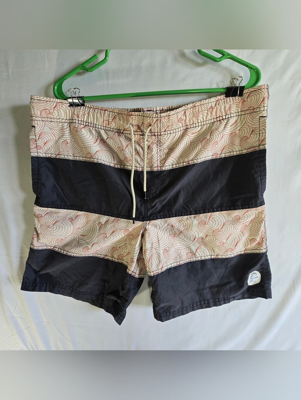 O'Neill Black and Cream Swirl Stripe Men's Hybrid Shorts Size L